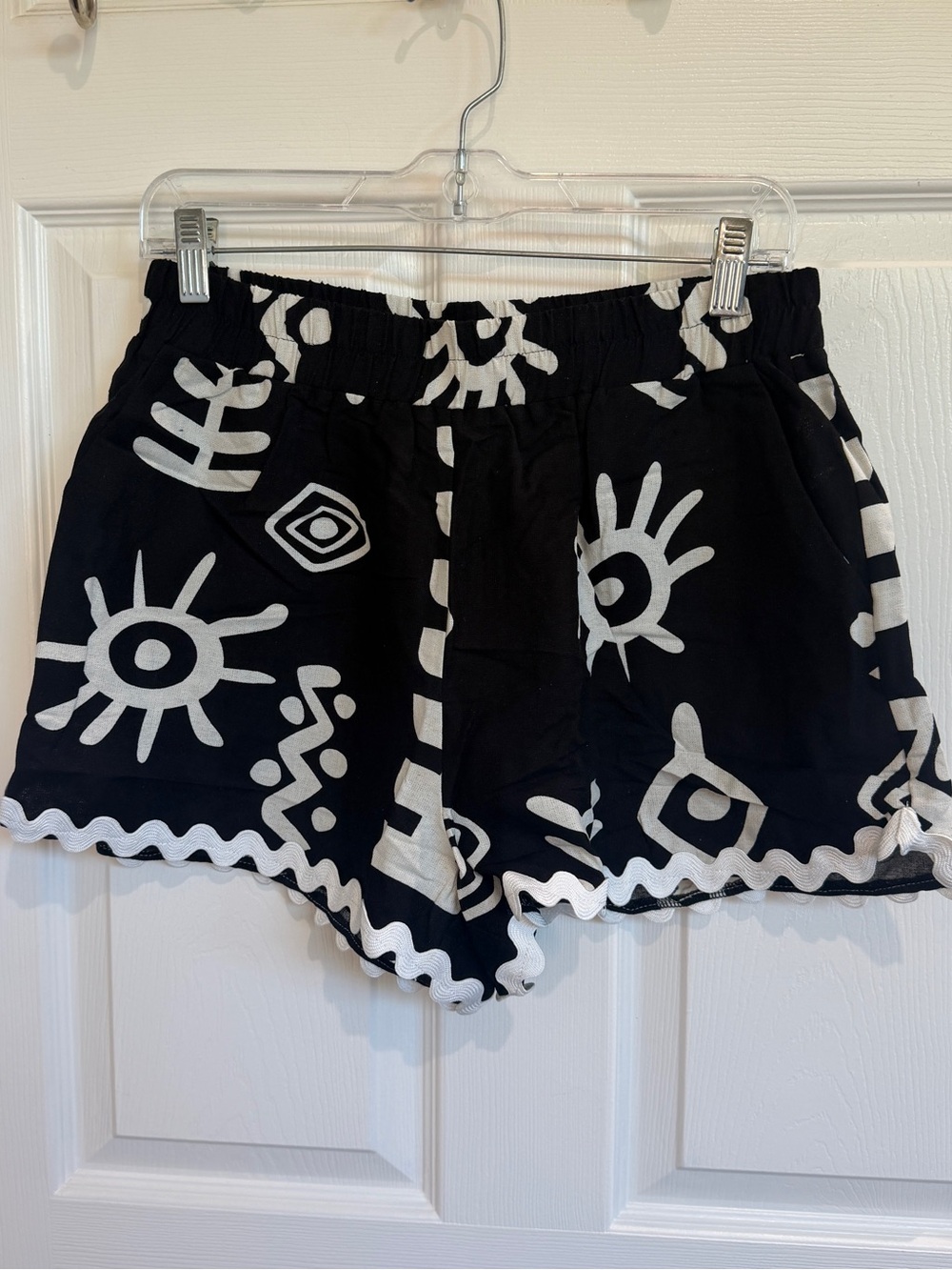 Umgee Black & White Printed Shorts - Picture 2 of 5